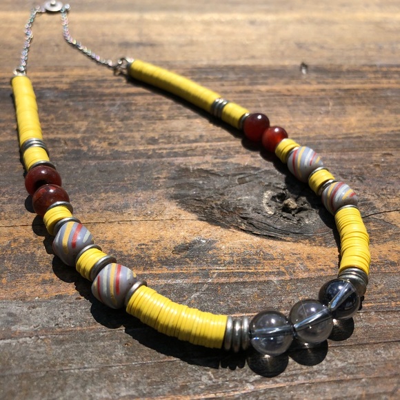 Short Yellow Tribal Quartz Necklace - Picture 4 of 5